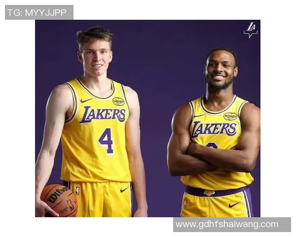 2018年12月3日NBA湖人与太阳的激烈对决回顾与精彩瞬间分析